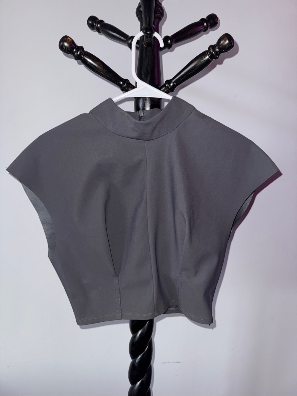 Zara Gray Mock-Neck Cropped Cap-Sleeve Top 2.L2